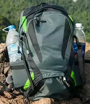 sac de randonnée exposé